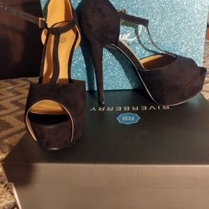 Woman's 7 1/2 black suede pumps by riverberry